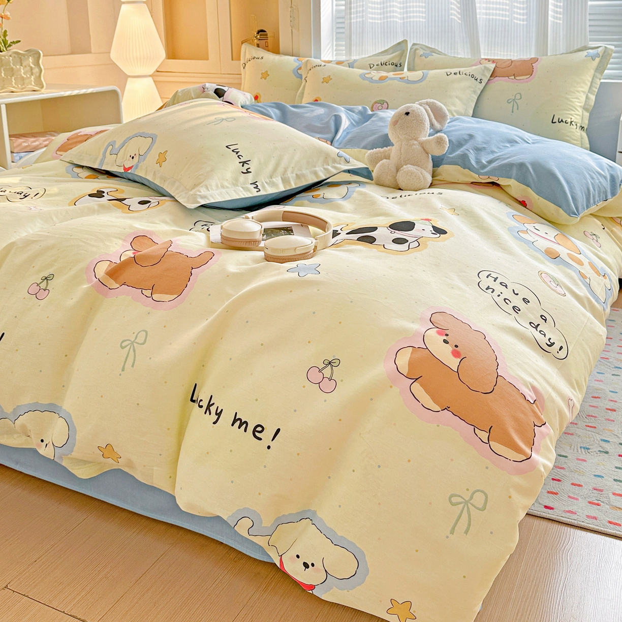 91家纺网 家纺一手货源 找家纺 春雨家居 2026新款全棉印花ins减龄可爱小清新单被套 奶油羞羞狗