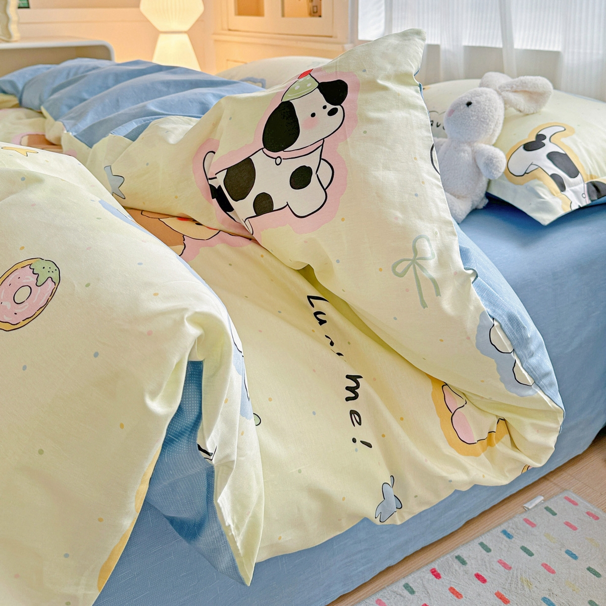 91家纺网 家纺一手货源 找家纺 春雨家居 2026新款全棉印花ins减龄可爱小清新单被套 奶油羞羞狗