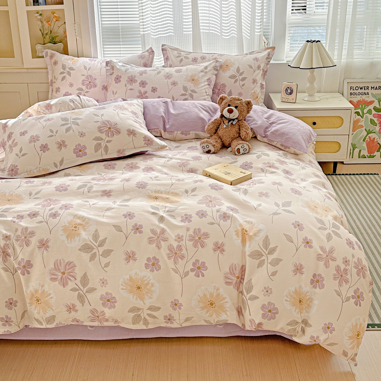 91家纺网 家纺一手货源 找家纺 春雨家居 2026新款全棉印花ins减龄可爱小清新单被套 秋日确幸-豆沙