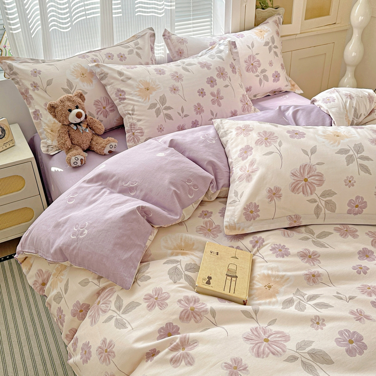 91家纺网 家纺一手货源 找家纺 春雨家居 2026新款全棉印花ins减龄可爱小清新单被套 秋日确幸-豆沙