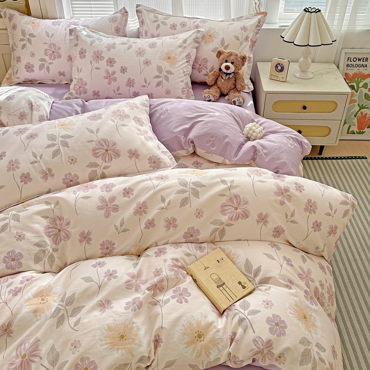 91家纺网 家纺一手货源 找家纺 春雨家居 2026新款全棉印花ins减龄可爱小清新单被套 秋日确幸-豆沙