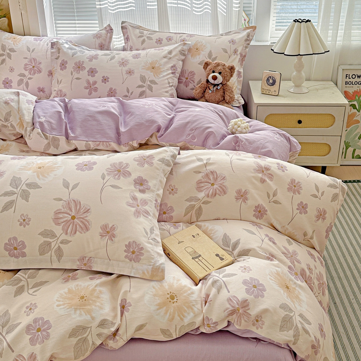 91家纺网 家纺一手货源 找家纺 春雨家居 2026新款全棉印花ins减龄可爱小清新单被套 秋日确幸-豆沙