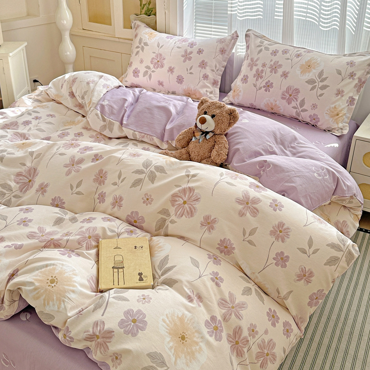 91家纺网 家纺一手货源 找家纺 春雨家居 2026新款全棉印花ins减龄可爱小清新单被套 秋日确幸-豆沙