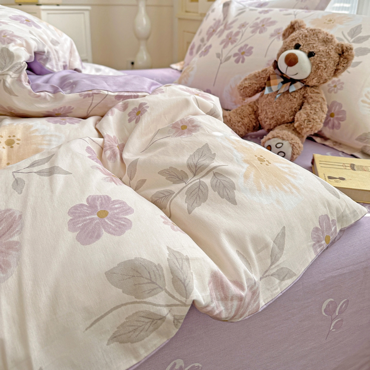 91家纺网 家纺一手货源 找家纺 春雨家居 2026新款全棉印花ins减龄可爱小清新单被套 秋日确幸-豆沙