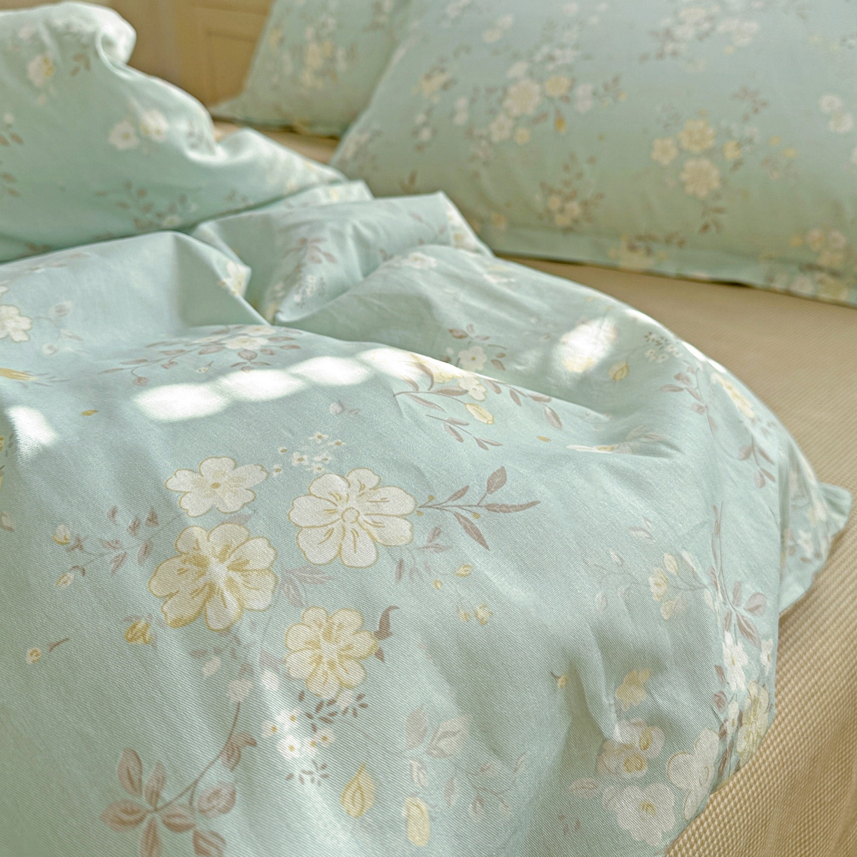 91家纺网 家纺一手货源 找家纺 春雨家居 2026新款全棉印花ins减龄可爱小清新单被套 苏林-绿