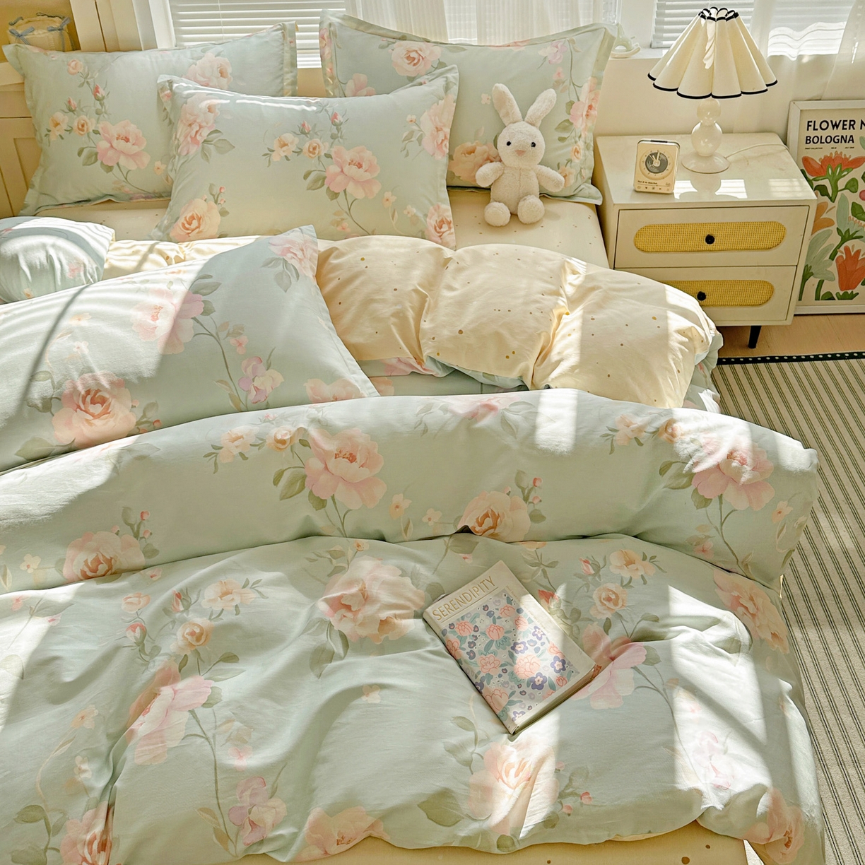 91家纺网 家纺一手货源 找家纺 春雨家居 2026新款全棉印花ins减龄可爱小清新单被套 夏日花莳