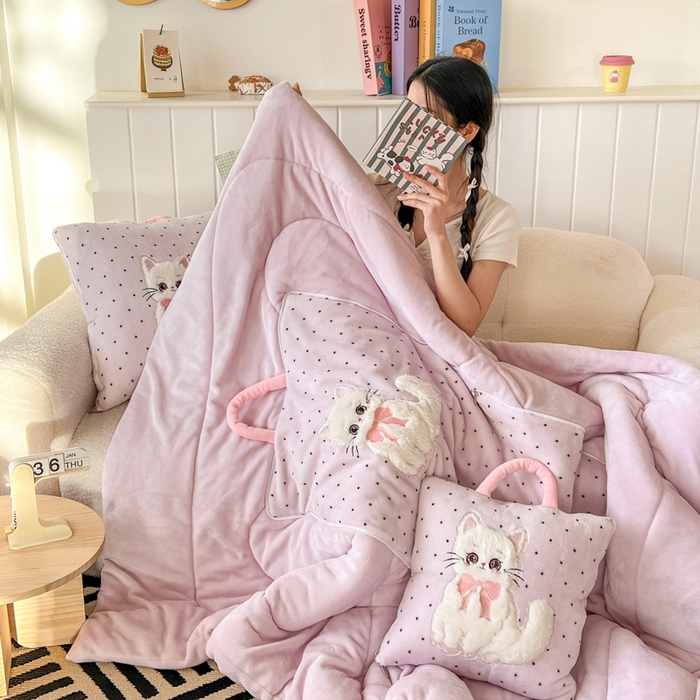 91家纺网 家纺一手货源 找家纺 （总）番茄+ 2025新款牛奶绒哈基米抱枕被