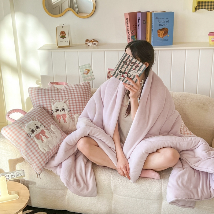 91家纺网 家纺一手货源 找家纺 番茄+ 2025新款牛奶绒哈基米抱枕被 哈基米-格粉