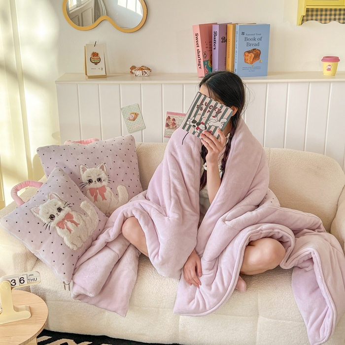 91家纺网 家纺一手货源 找家纺 番茄+ 2025新款牛奶绒哈基米抱枕被 哈基米-波点粉