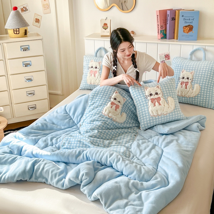 91家纺网 家纺一手货源 找家纺 番茄+ 2025新款牛奶绒哈基米抱枕被 哈基米-格蓝