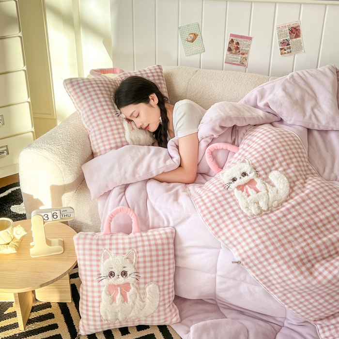 91家纺网 家纺一手货源 找家纺 番茄+ 2025新款牛奶绒哈基米抱枕被 哈基米-格粉