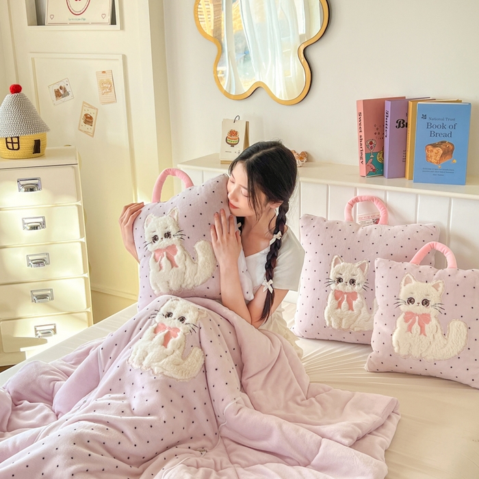 91家纺网 家纺一手货源 找家纺 番茄+ 2025新款牛奶绒哈基米抱枕被 哈基米-波点粉