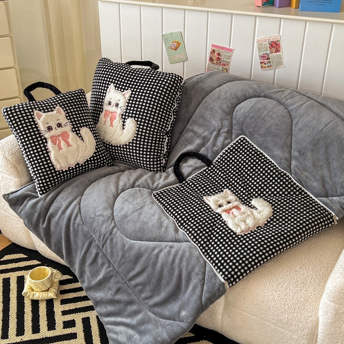 91家纺网 家纺一手货源 找家纺 番茄+ 2025新款牛奶绒哈基米抱枕被 哈基米-格黑