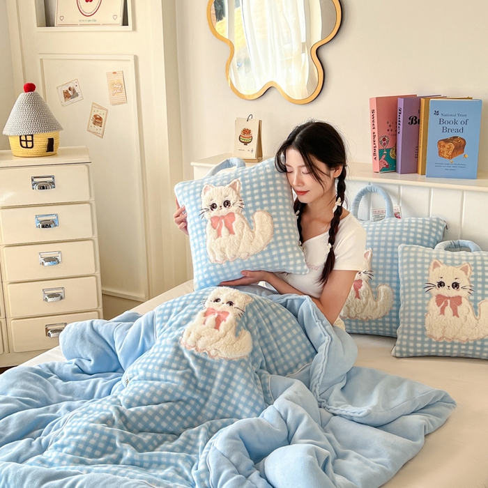91家纺网 家纺一手货源 找家纺 番茄+ 2025新款牛奶绒哈基米抱枕被 哈基米-格蓝