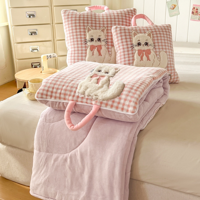 91家纺网 家纺一手货源 找家纺 番茄+ 2025新款牛奶绒哈基米抱枕被 哈基米-格粉