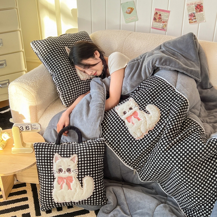 91家纺网 家纺一手货源 找家纺 番茄+ 2025新款牛奶绒哈基米抱枕被 哈基米-格黑