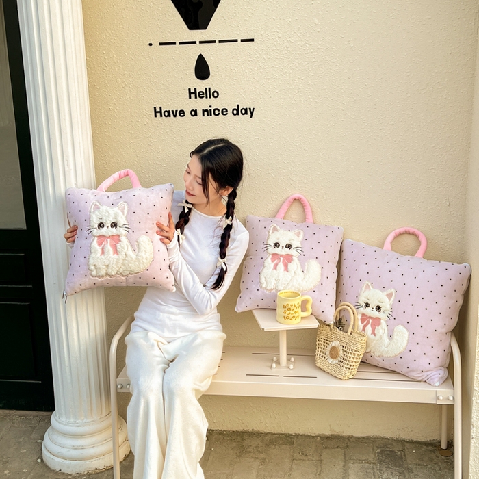 91家纺网 家纺一手货源 找家纺 番茄+ 2025新款牛奶绒哈基米抱枕被 组合图-外景