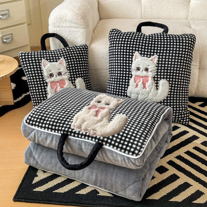 91家纺网 家纺一手货源 找家纺 番茄+ 2025新款牛奶绒哈基米抱枕被 哈基米-格黑