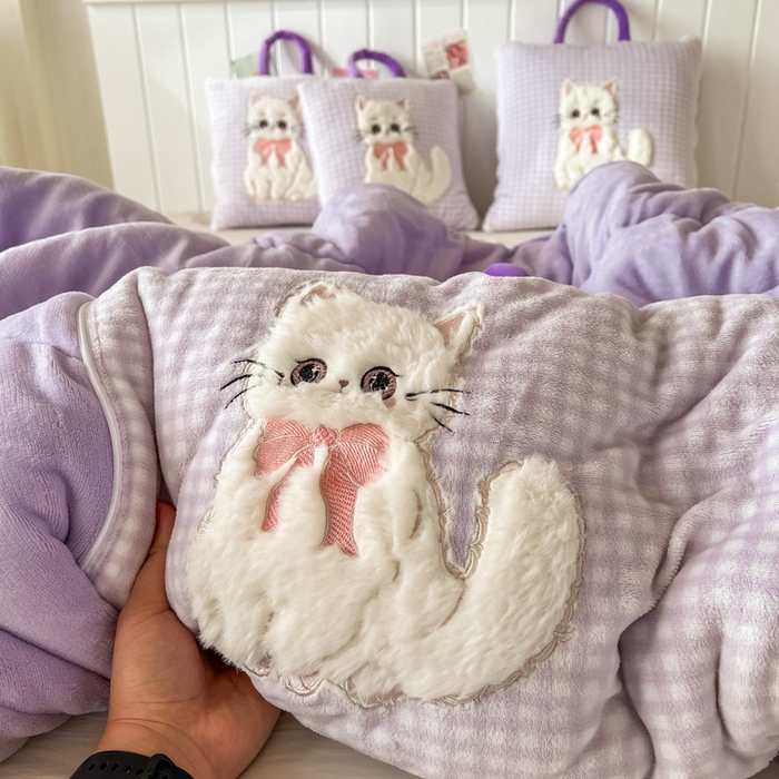 91家纺网 家纺一手货源 找家纺 番茄+ 2025新款牛奶绒哈基米抱枕被 哈基米-格紫