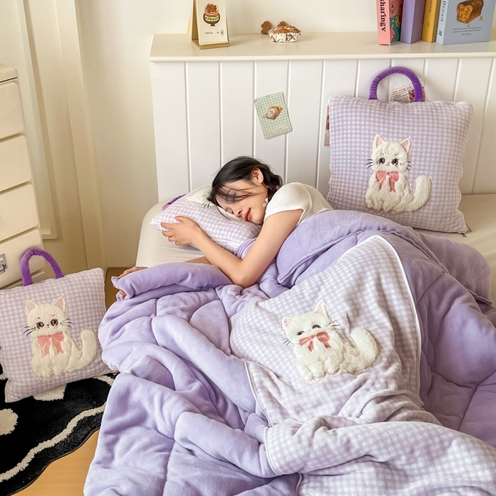 91家纺网 家纺一手货源 找家纺 番茄+ 2025新款牛奶绒哈基米抱枕被 哈基米-格紫