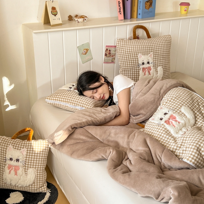 91家纺网 家纺一手货源 找家纺 番茄+ 2025新款牛奶绒哈基米抱枕被 哈基米-格咖