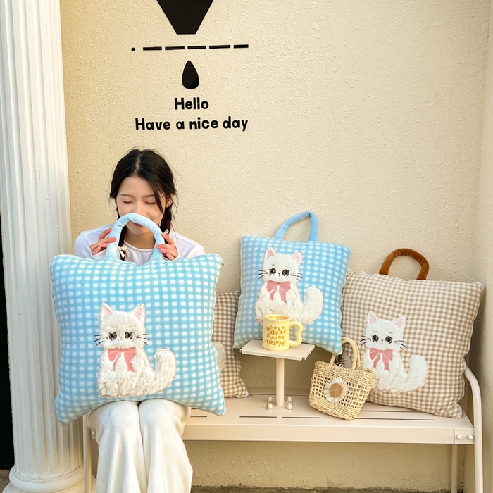 91家纺网 家纺一手货源 找家纺 番茄+ 2025新款牛奶绒哈基米抱枕被 组合图-外景