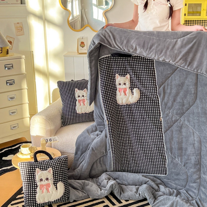 91家纺网 家纺一手货源 找家纺 番茄+ 2025新款牛奶绒哈基米抱枕被 哈基米-格黑