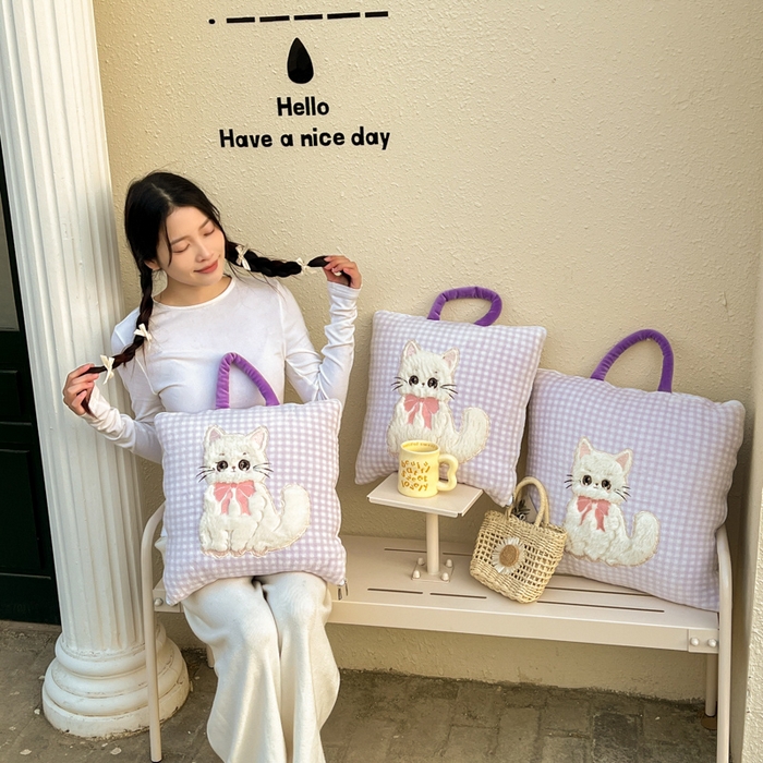 91家纺网 家纺一手货源 找家纺 番茄+ 2025新款牛奶绒哈基米抱枕被 组合图-外景