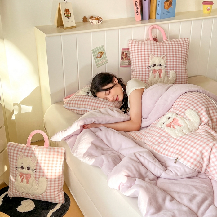 91家纺网 家纺一手货源 找家纺 番茄+ 2025新款牛奶绒哈基米抱枕被 哈基米-格粉