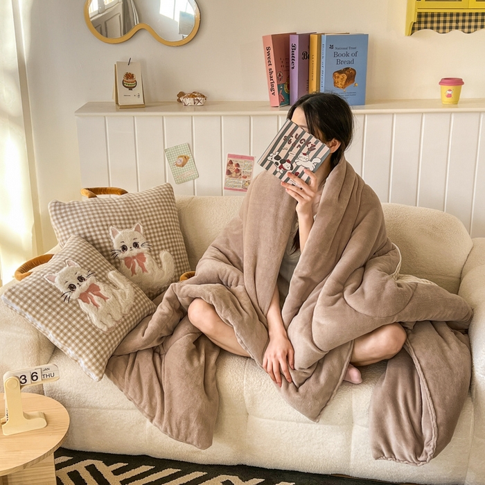 91家纺网 家纺一手货源 找家纺 番茄+ 2025新款牛奶绒哈基米抱枕被 哈基米-格咖