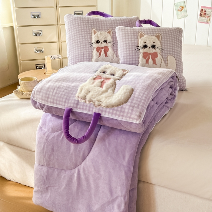 91家纺网 家纺一手货源 找家纺 番茄+ 2025新款牛奶绒哈基米抱枕被 哈基米-格紫