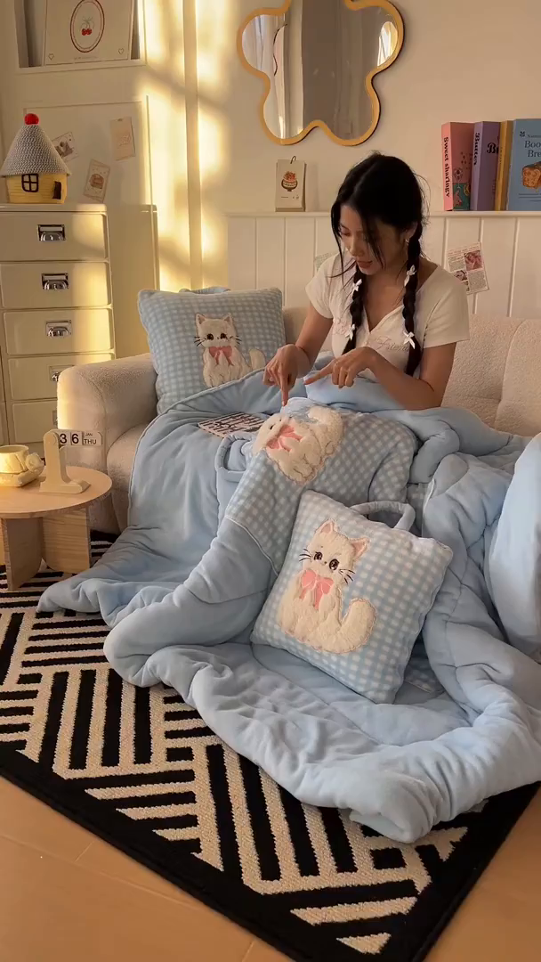 91家纺网 家纺一手货源 找家纺 番茄+ 2025新款牛奶绒哈基米抱枕被 哈基米-格蓝