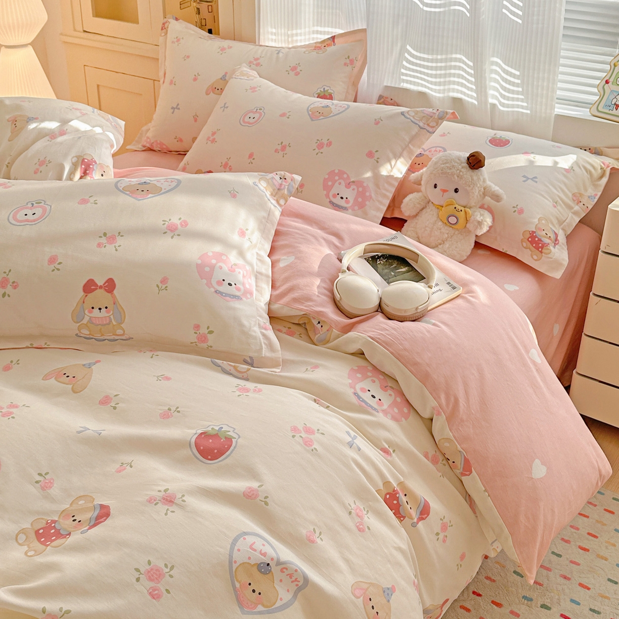 91家纺网 家纺一手货源 找家纺 春雨家居 2026新款全棉印花ins减龄可爱小清新单被套 心动庄园