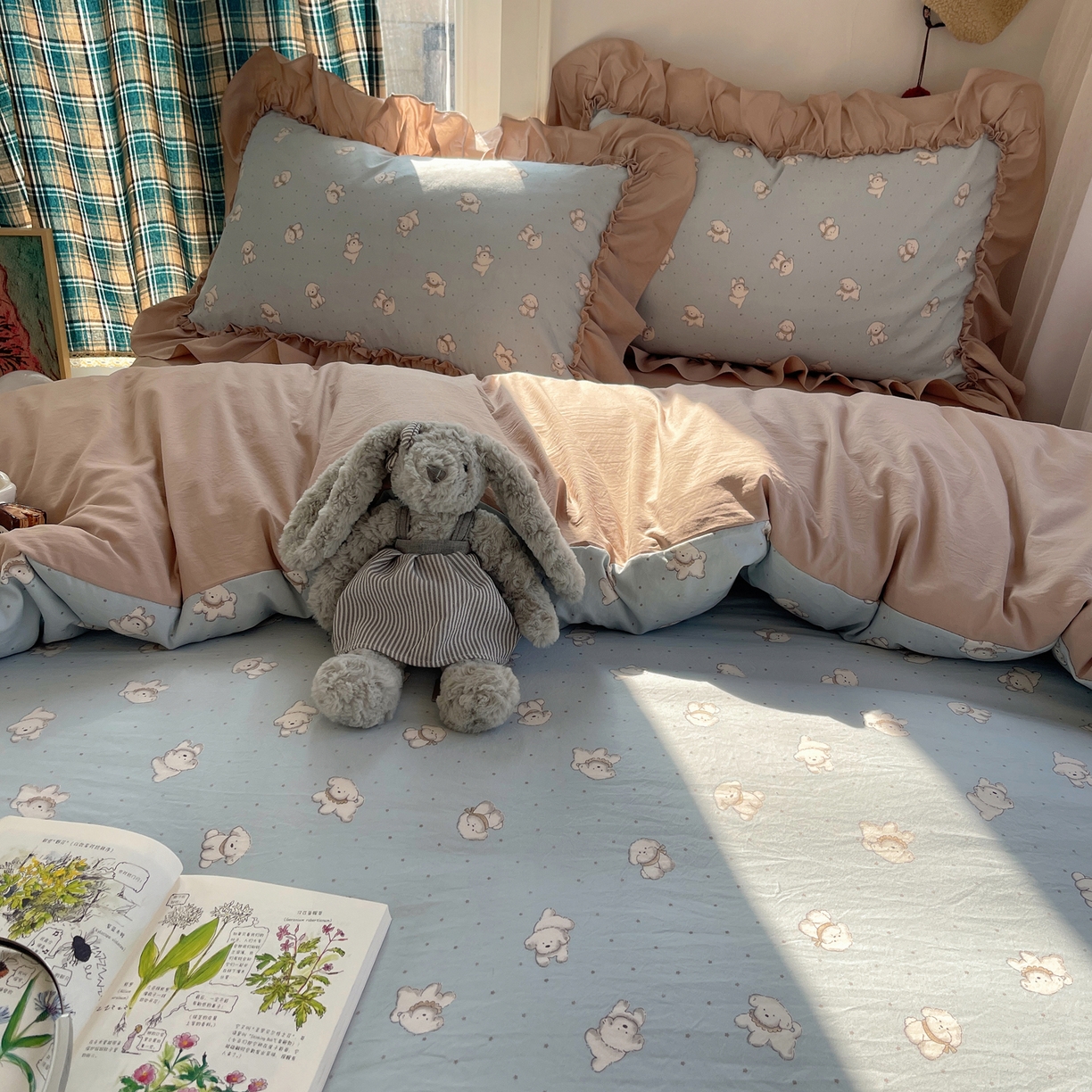 91家纺网 家纺一手货源 找家纺 凯洛奇 2026新款A类仿棉四件套古法水洗棉法式工艺花边套件（提供买家秀） 可爱小白