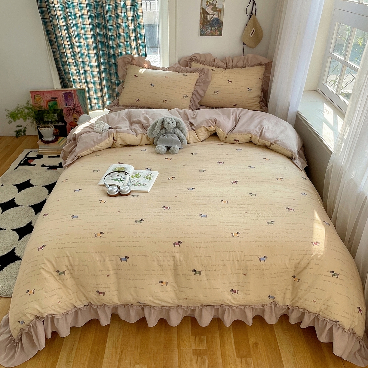 91家纺网 家纺一手货源 找家纺 凯洛奇 2026新款A类仿棉四件套古法水洗棉法式工艺花边套件（提供买家秀） 腊肠小狗