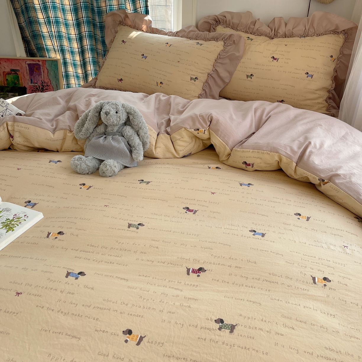 91家纺网 家纺一手货源 找家纺 凯洛奇 2026新款A类仿棉四件套古法水洗棉法式工艺花边套件（提供买家秀） 腊肠小狗