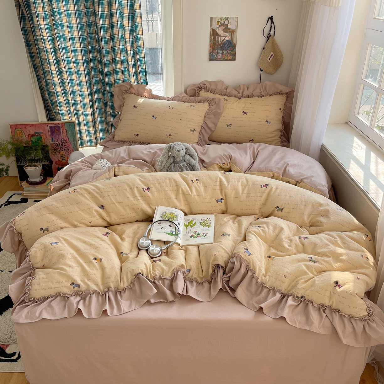 91家纺网 家纺一手货源 找家纺 凯洛奇 2026新款A类仿棉四件套古法水洗棉法式工艺花边套件（提供买家秀） 腊肠小狗