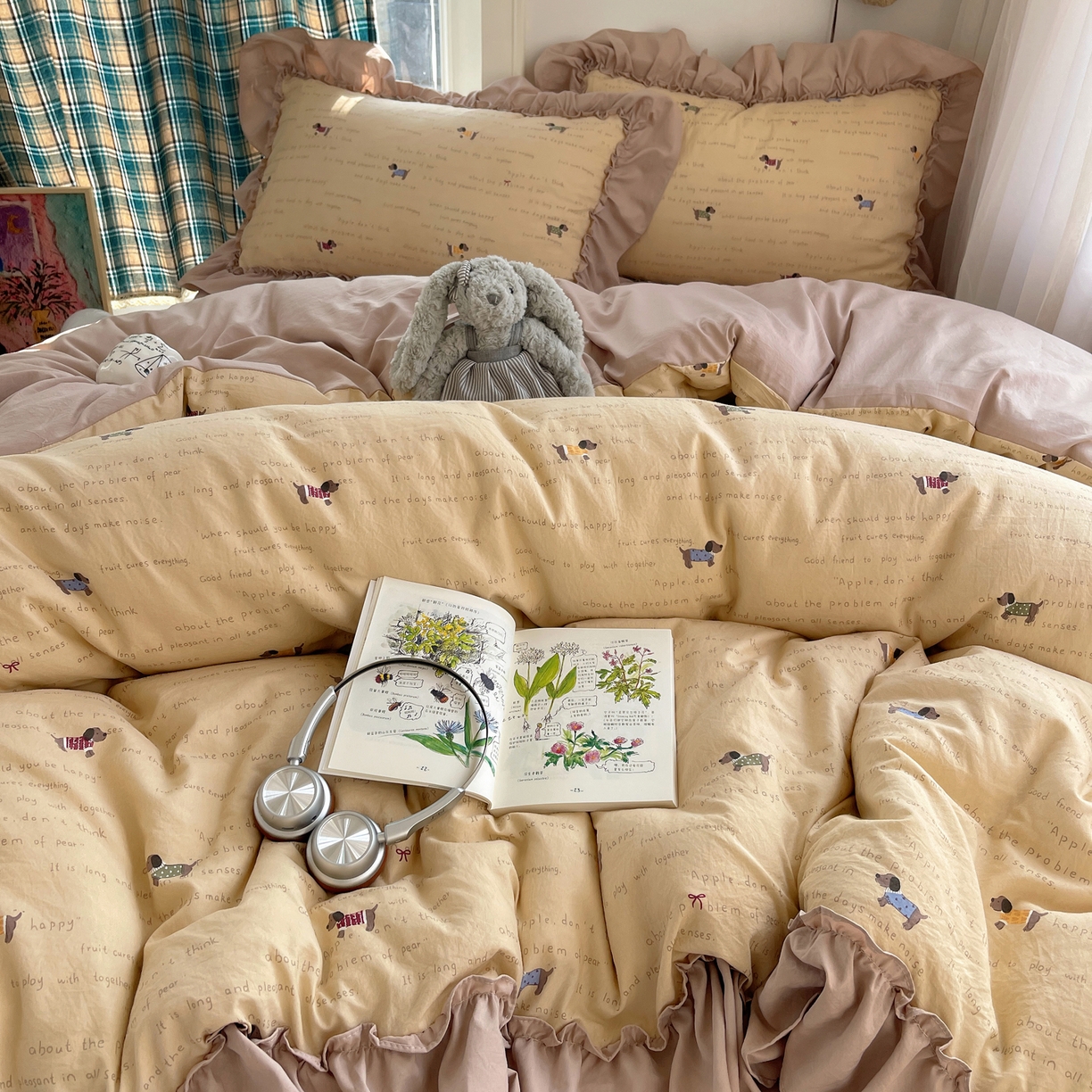 91家纺网 家纺一手货源 找家纺 凯洛奇 2026新款A类仿棉四件套古法水洗棉法式工艺花边套件（提供买家秀） 腊肠小狗