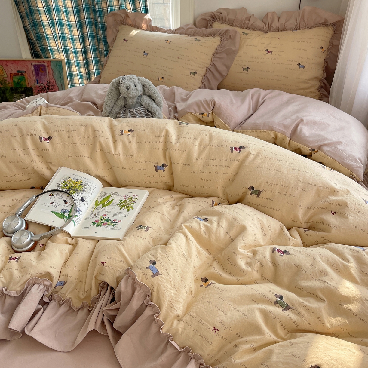 91家纺网 家纺一手货源 找家纺 凯洛奇 2026新款A类仿棉四件套古法水洗棉法式工艺花边套件（提供买家秀） 腊肠小狗