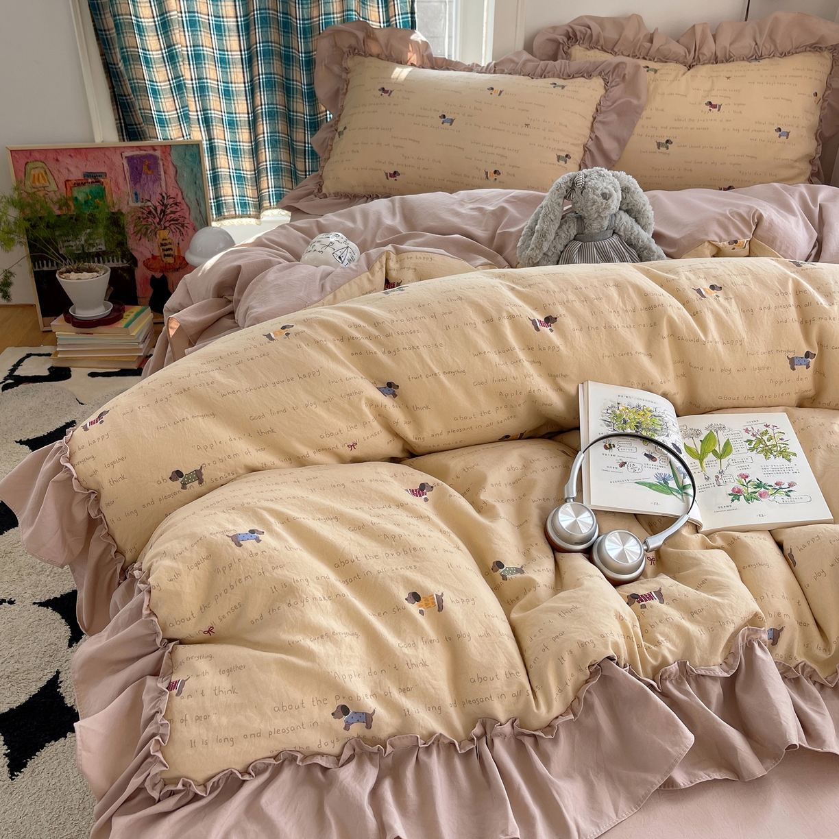 91家纺网 家纺一手货源 找家纺 凯洛奇 2026新款A类仿棉四件套古法水洗棉法式工艺花边套件（提供买家秀） 腊肠小狗