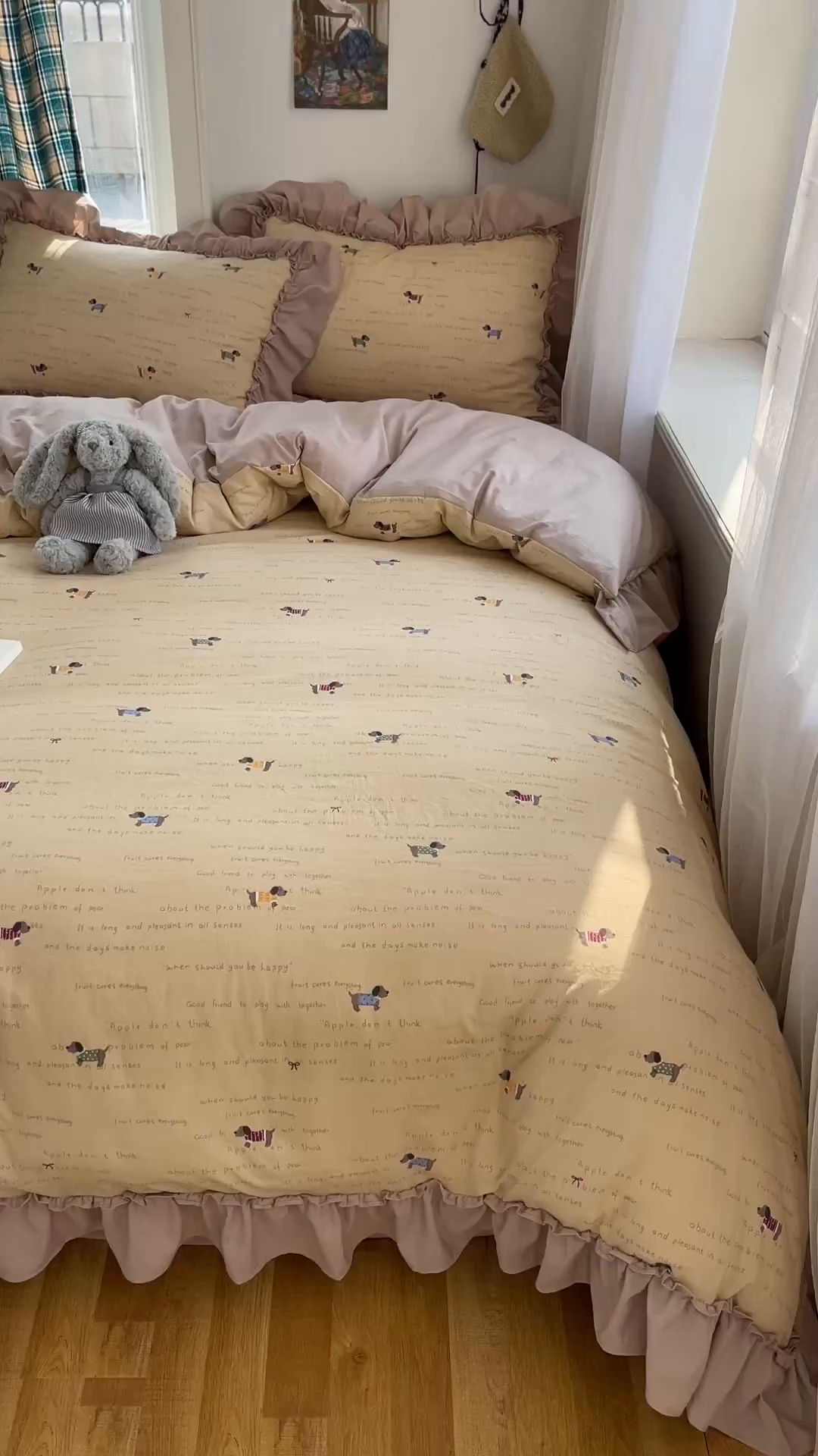 91家纺网 家纺一手货源 找家纺 凯洛奇 2026新款A类仿棉四件套古法水洗棉法式工艺花边套件（提供买家秀） 腊肠小狗