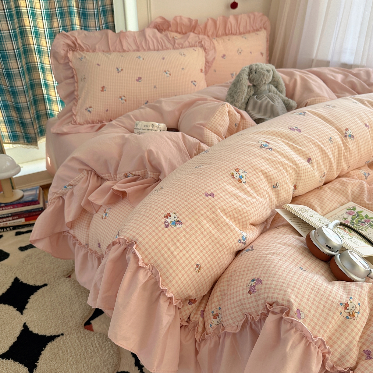 91家纺网 家纺一手货源 找家纺 凯洛奇 2026新款A类仿棉四件套古法水洗棉法式工艺花边套件（提供买家秀） 萌萌小猫