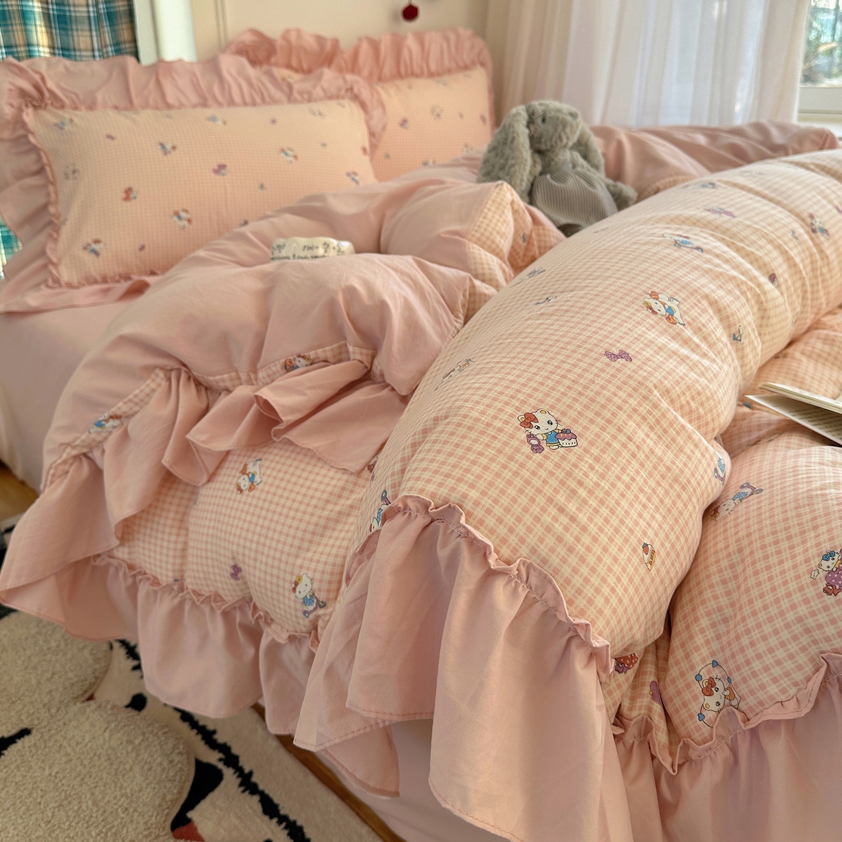 91家纺网 家纺一手货源 找家纺 凯洛奇 2026新款A类仿棉四件套古法水洗棉法式工艺花边套件（提供买家秀） 萌萌小猫