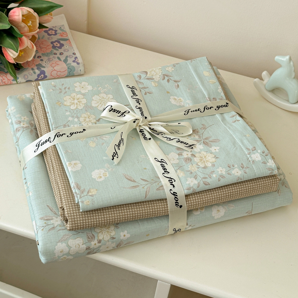 91家纺网 家纺一手货源 找家纺 春雨家居 2026新款全棉纯棉花ins减龄可爱小清新四件套 苏林-绿