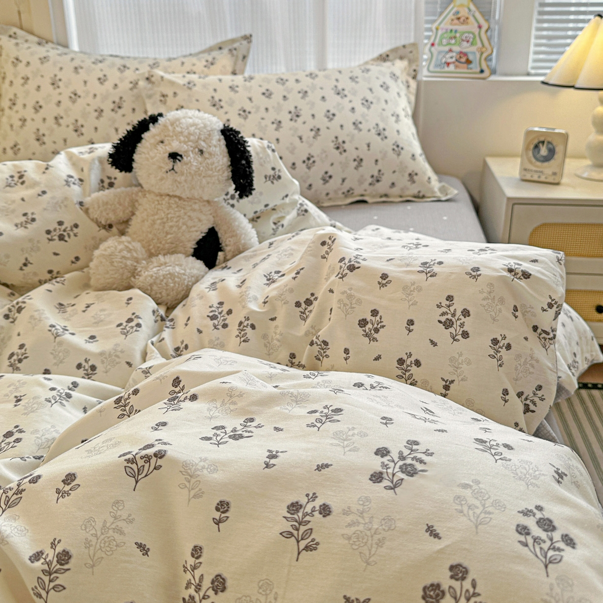 91家纺网 家纺一手货源 找家纺 春雨家居 2026新款全棉纯棉花ins减龄可爱小清新四件套 清秋夜曲