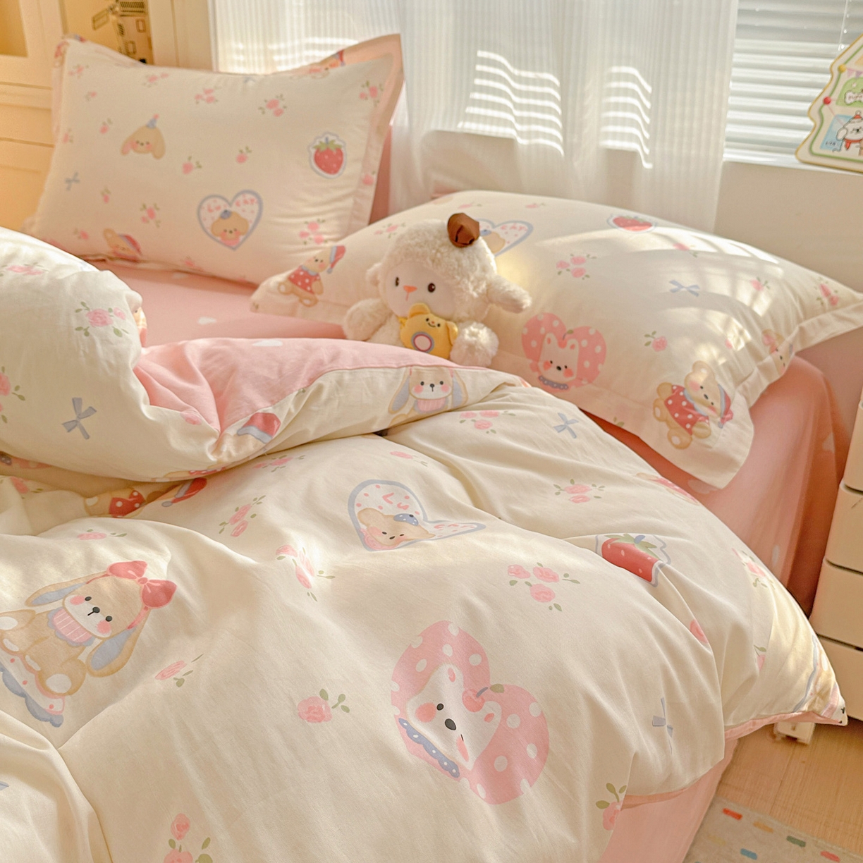 91家纺网 家纺一手货源 找家纺 春雨家居 2026新款全棉纯棉花ins减龄可爱小清新四件套 心动庄园