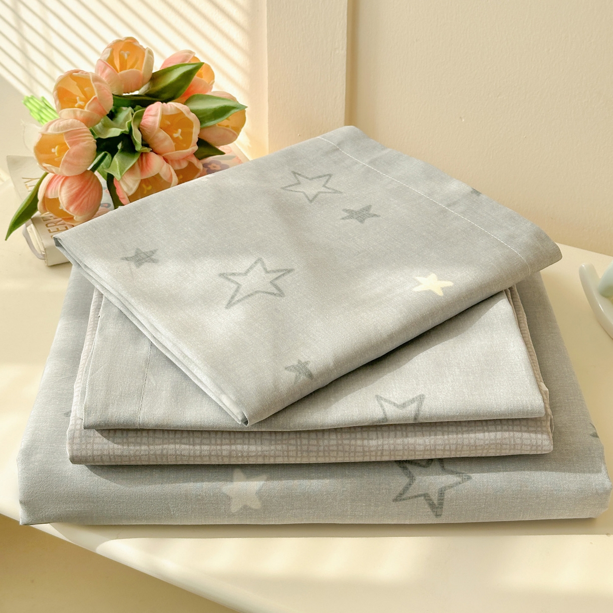 91家纺网 家纺一手货源 找家纺 春雨家居 2026新款全棉纯棉花ins减龄可爱小清新四件套 暮洛星