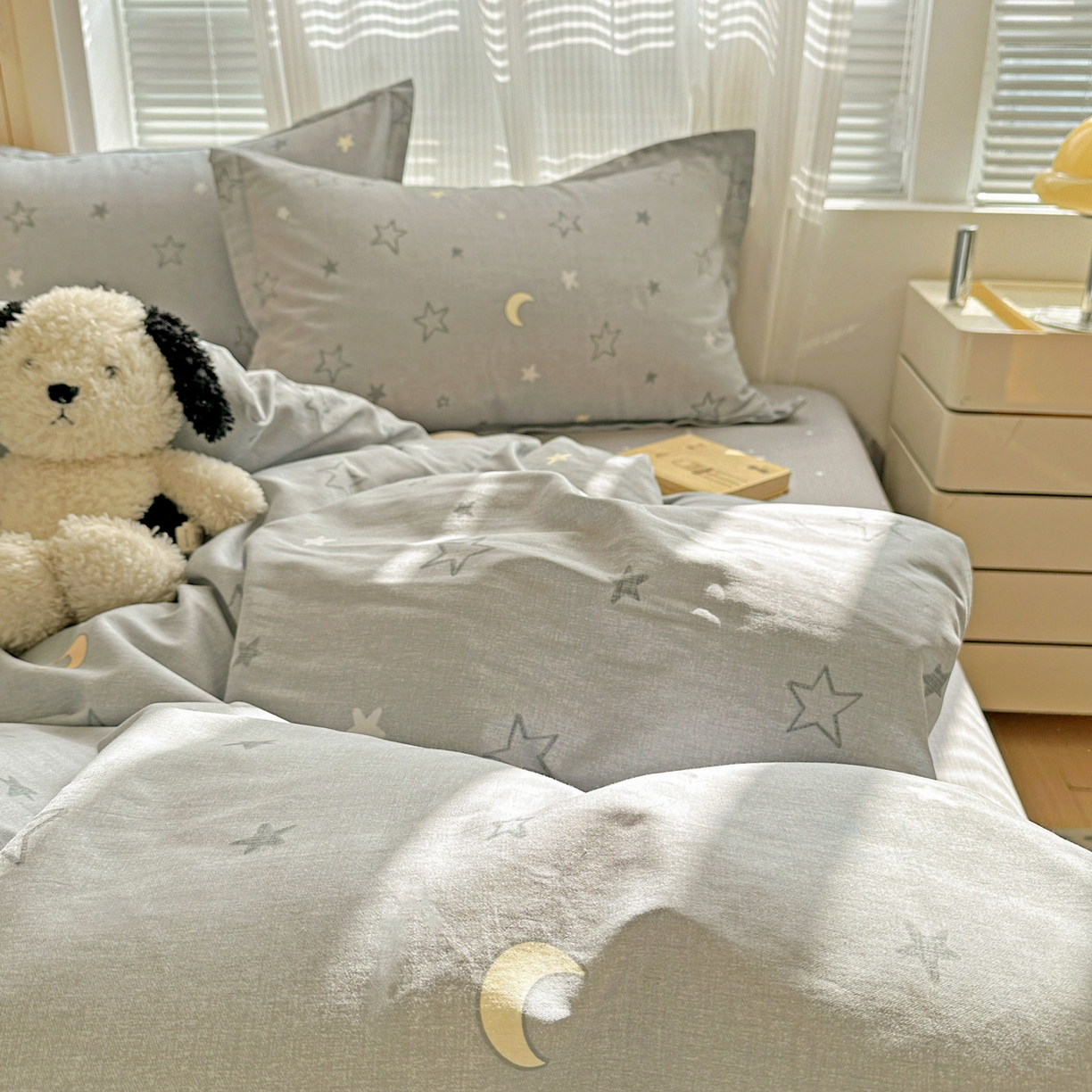 91家纺网 家纺一手货源 找家纺 春雨家居 2026新款全棉纯棉花ins减龄可爱小清新四件套 暮洛星