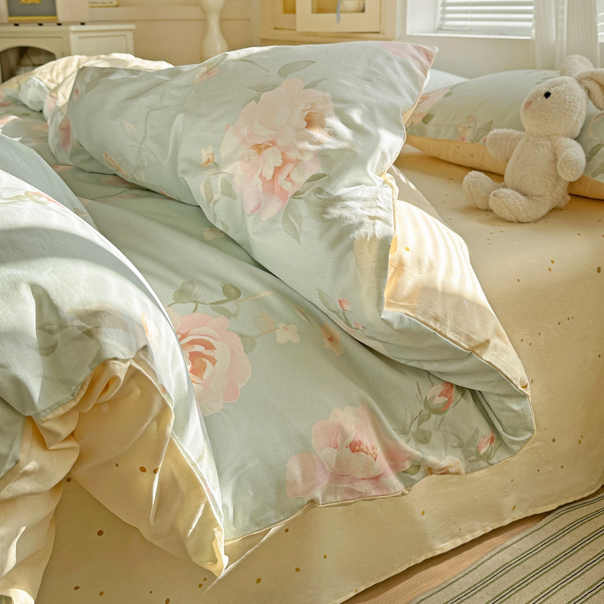 91家纺网 家纺一手货源 找家纺 春雨家居 2026新款全棉纯棉花ins减龄可爱小清新四件套 夏日花莳