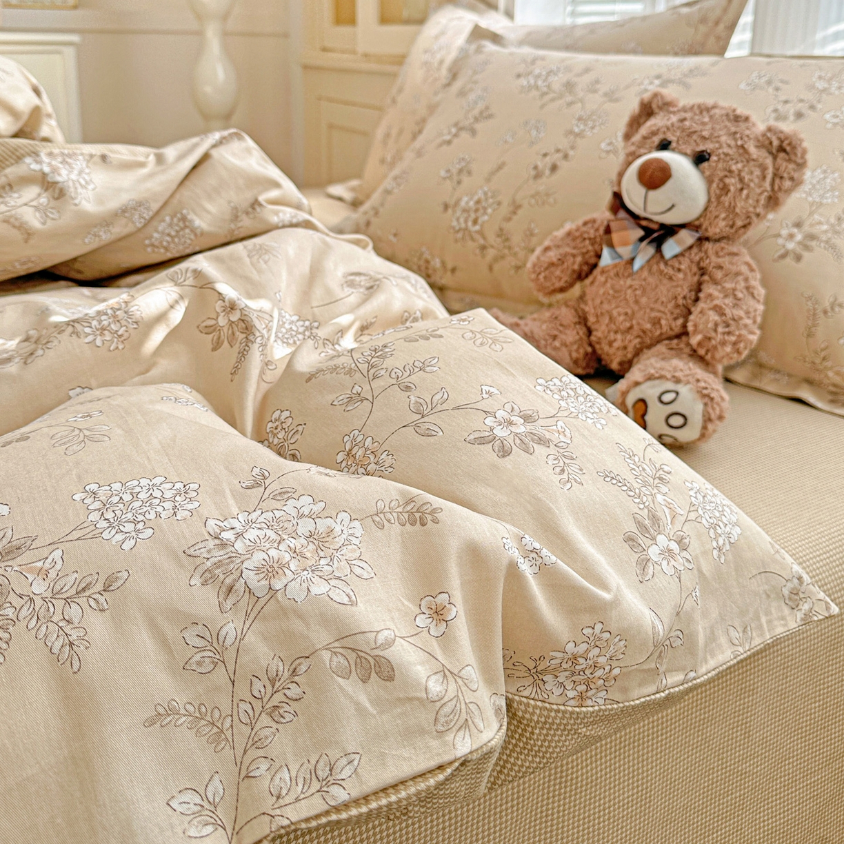 91家纺网 家纺一手货源 找家纺 春雨家居 2026新款全棉纯棉花ins减龄可爱小清新四件套 芙莉